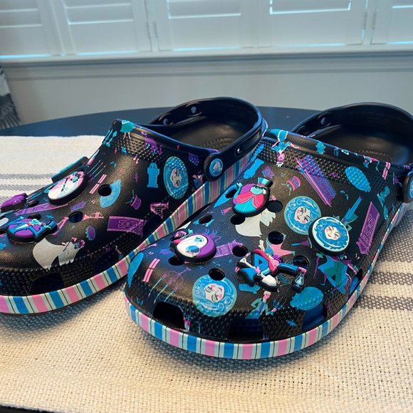 Crocs Haunted Mansion 12